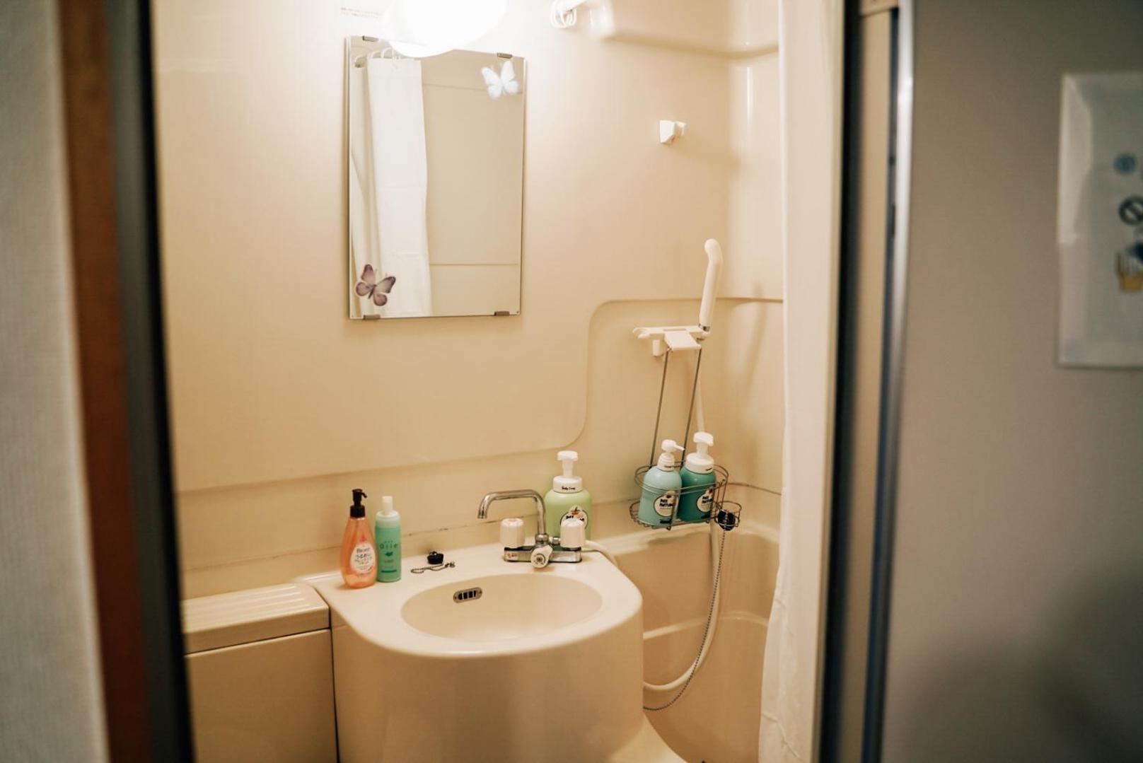 Tipy Records Inn Room Одавара Екстер'єр фото