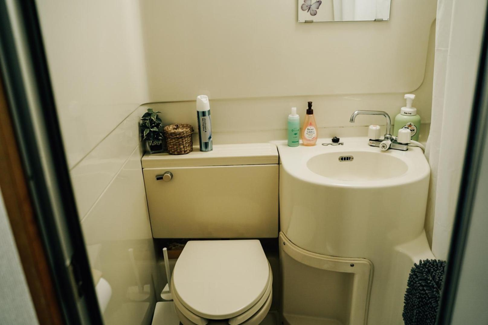 Tipy Records Inn Room Одавара Екстер'єр фото